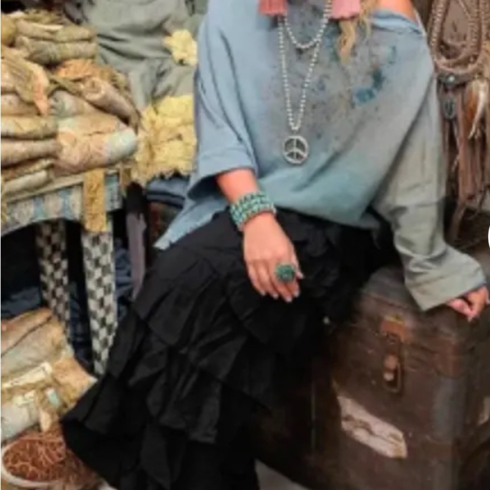 A Rare Bird OS Sweatshirt Top